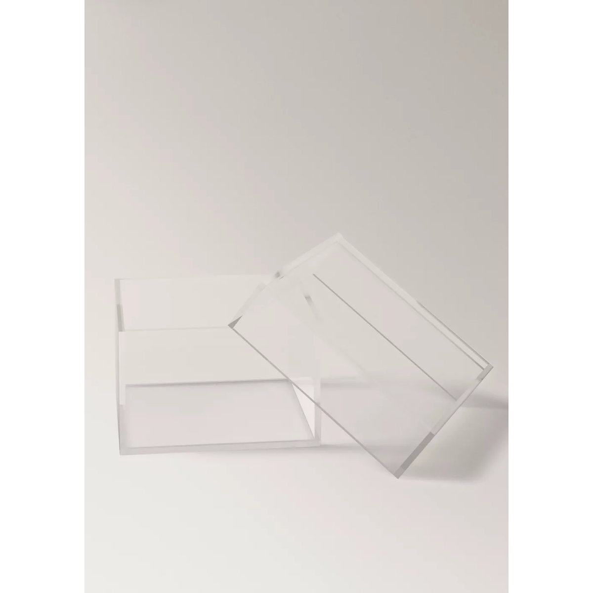 Boîte de salle de bain moyenne en acrylique gris glacé, MANGO HOME