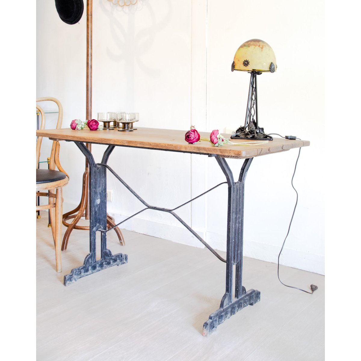 Table à manger Louis Vuitton Romy N°1370 - Bon état bois foncé, DEBONGOUT