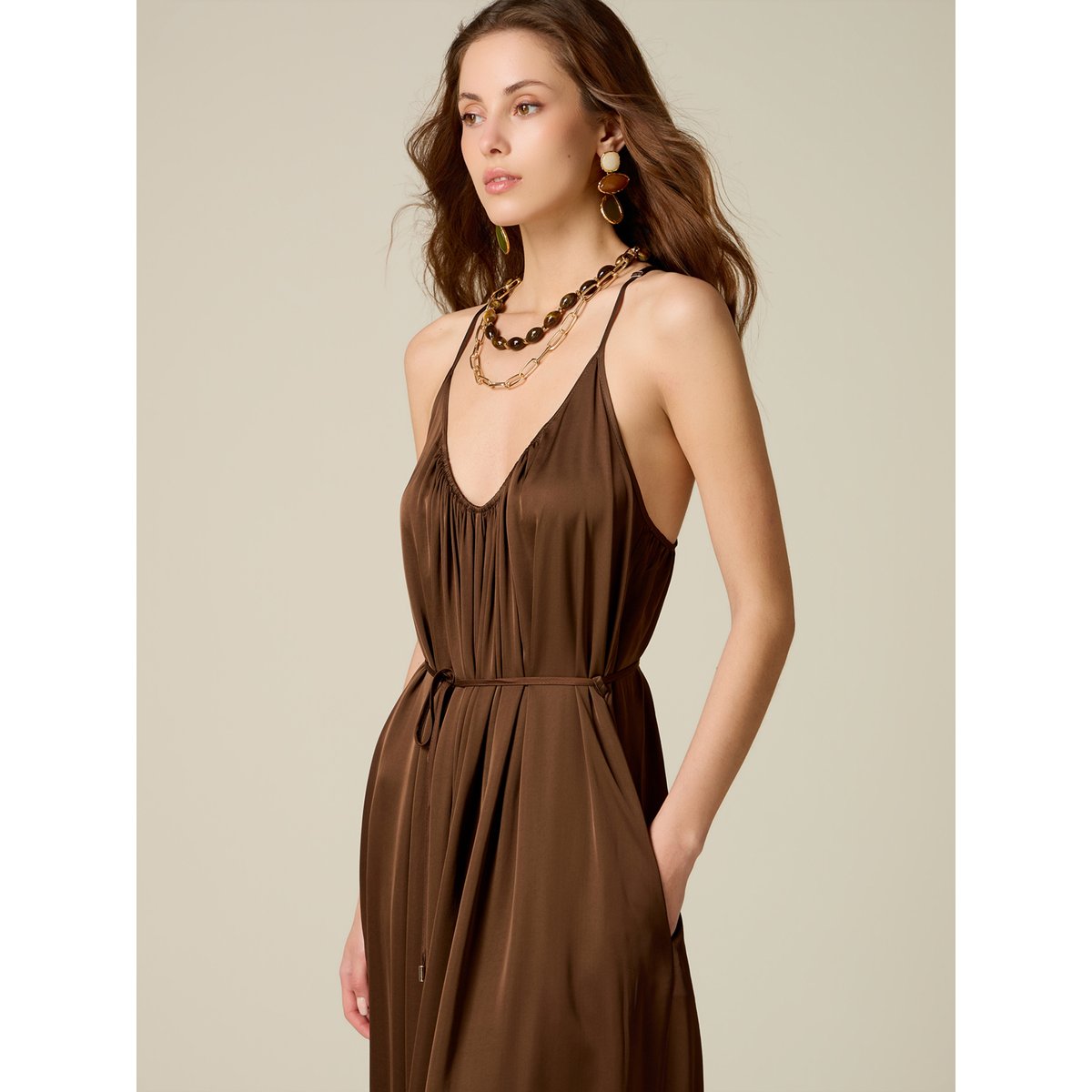 Combinaison longue marron, OLTRE