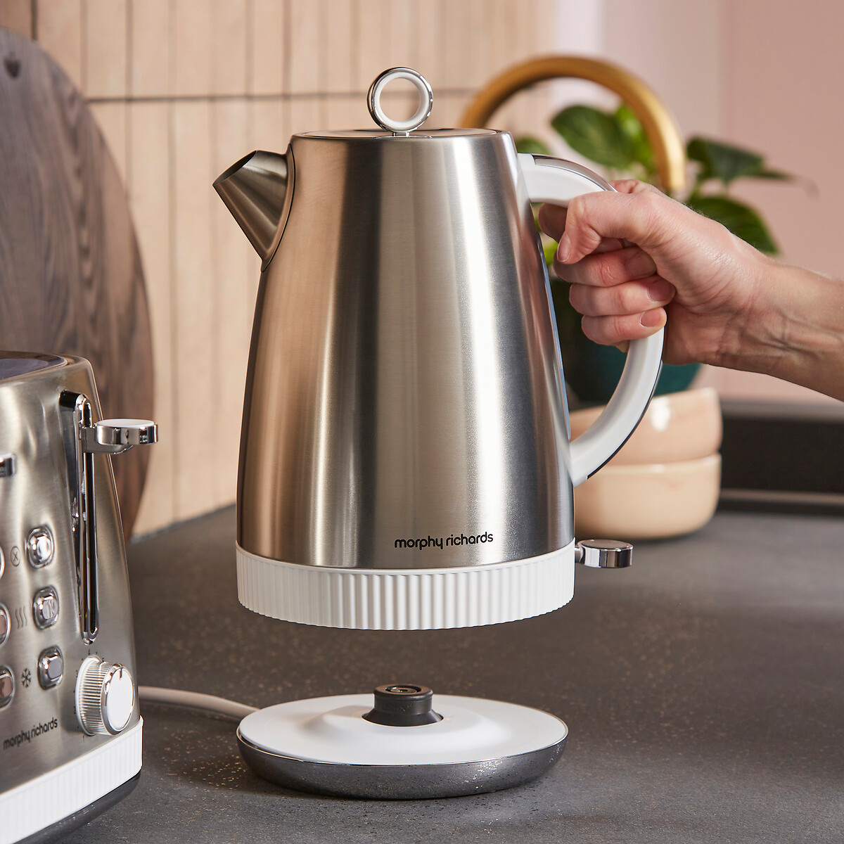 Mexborough 1.7L Stainless Steel Kettle white, MORPHY RICHARDS