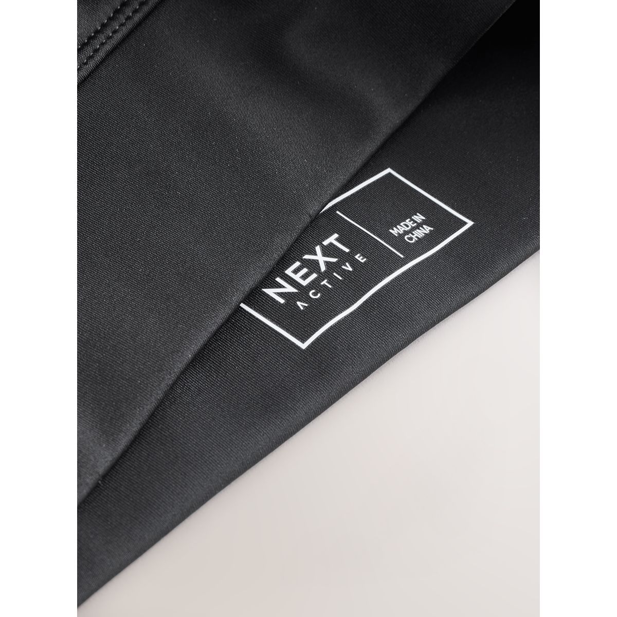 Soutien-gorge sport à décolleté dos noir, NEXT