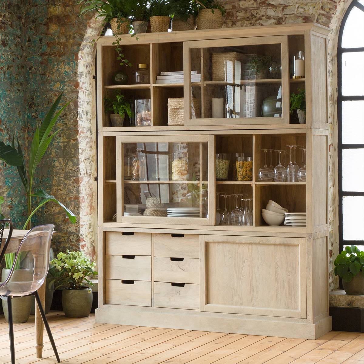 Vaisselier en bois de manguier NINA bois clair, MADE IN MEUBLES
