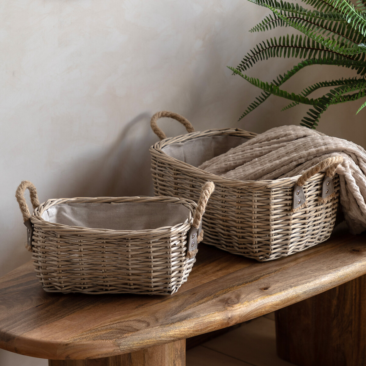 Set of 2 Eden Oval Baskets with Handle in Natural brown , ÉDITÉ