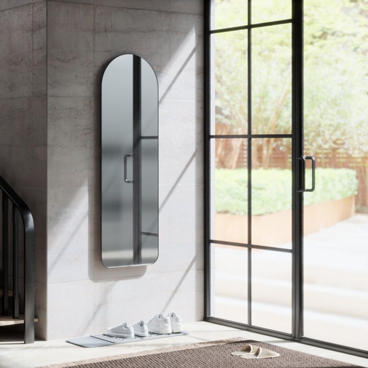 Grand miroir à poser au sol HUBBA ARCHED gris, UMBRA