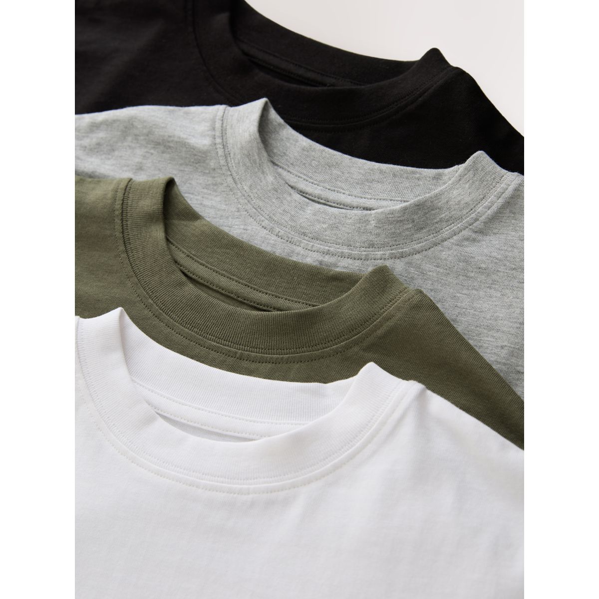 T-shirt à manches courtes, lot de 4 noir/blanc/gris/kaki, NEXT