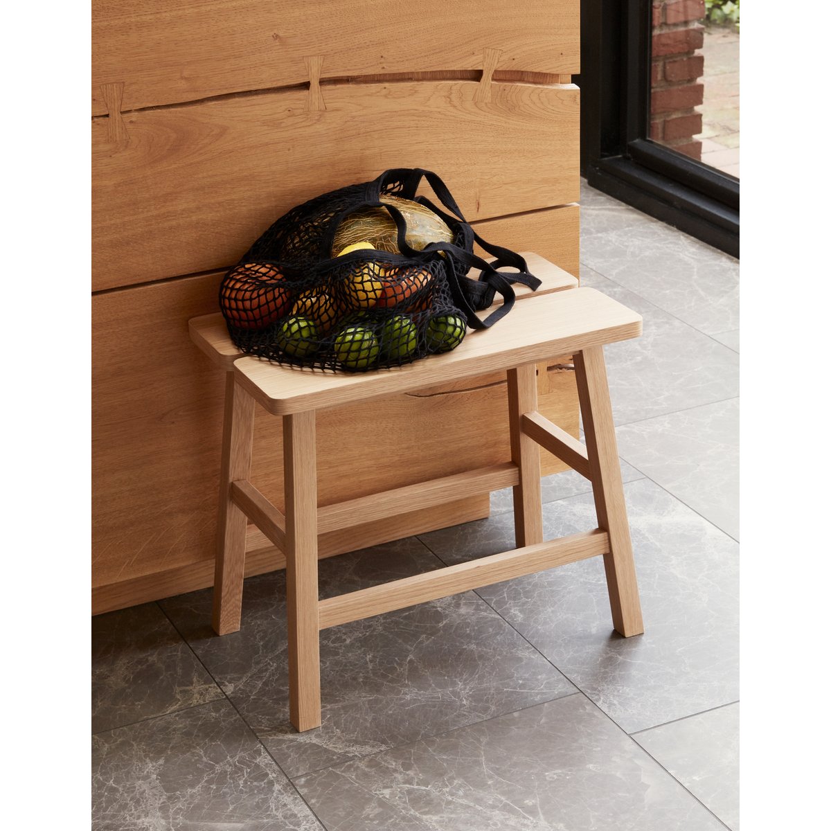 Tabouret en placage de chêne et bois de chêne GROUND naturel, HUBSCH