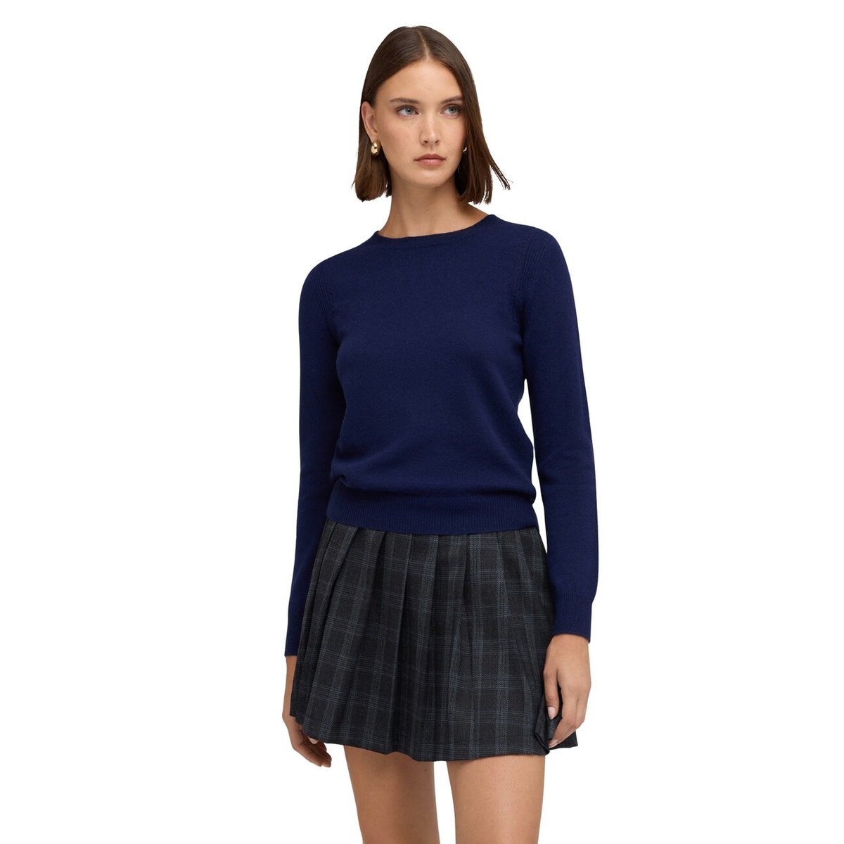 Pull ras du cou gris, MOTIVI