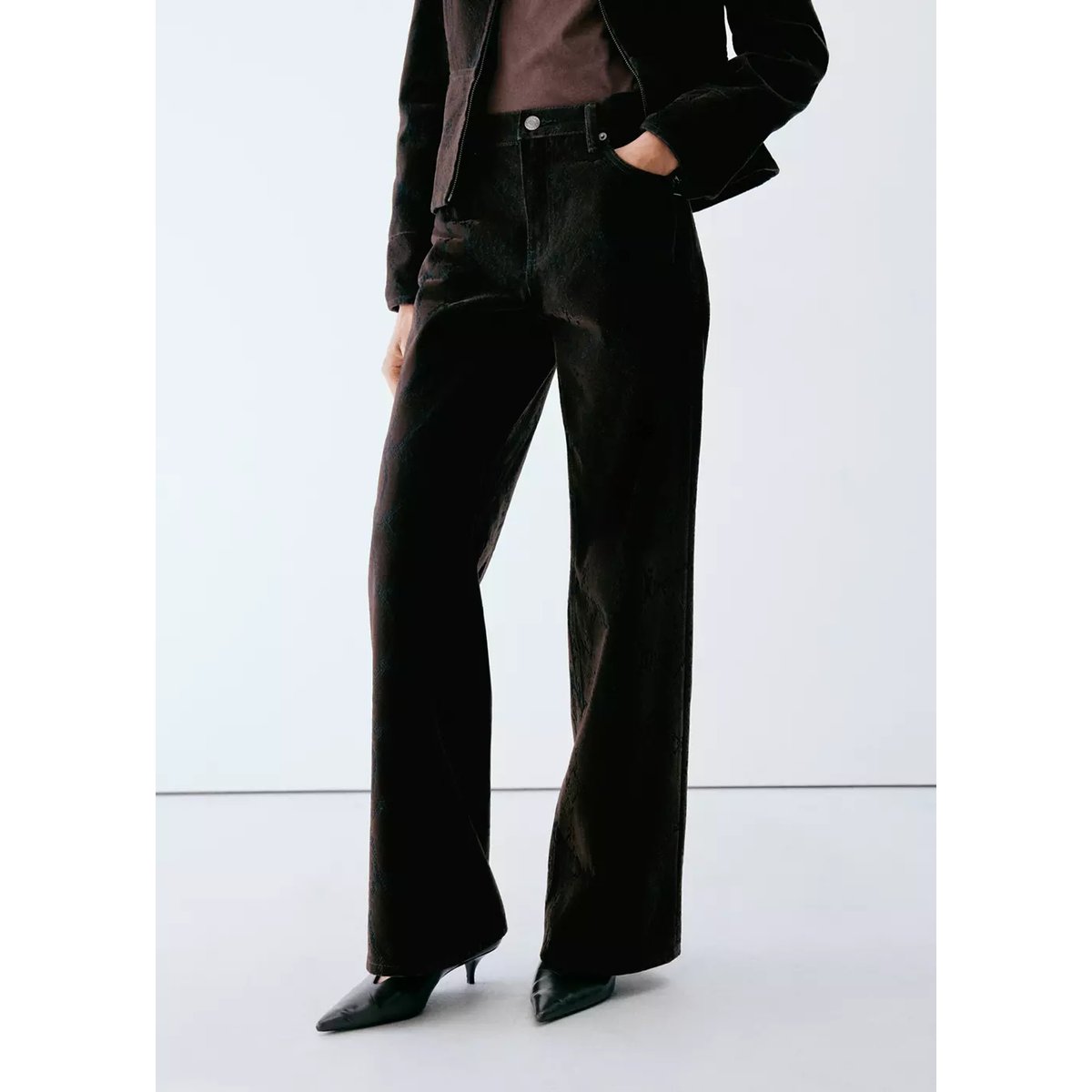 Jean large en velours chocolat, MANGO