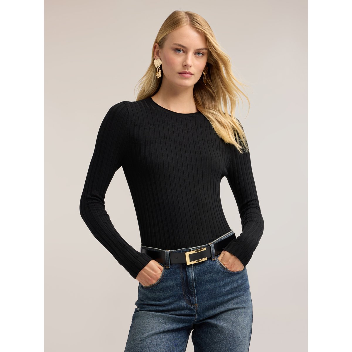 Pull à côtes plates avec poignet évasé noir, MOTIVI
