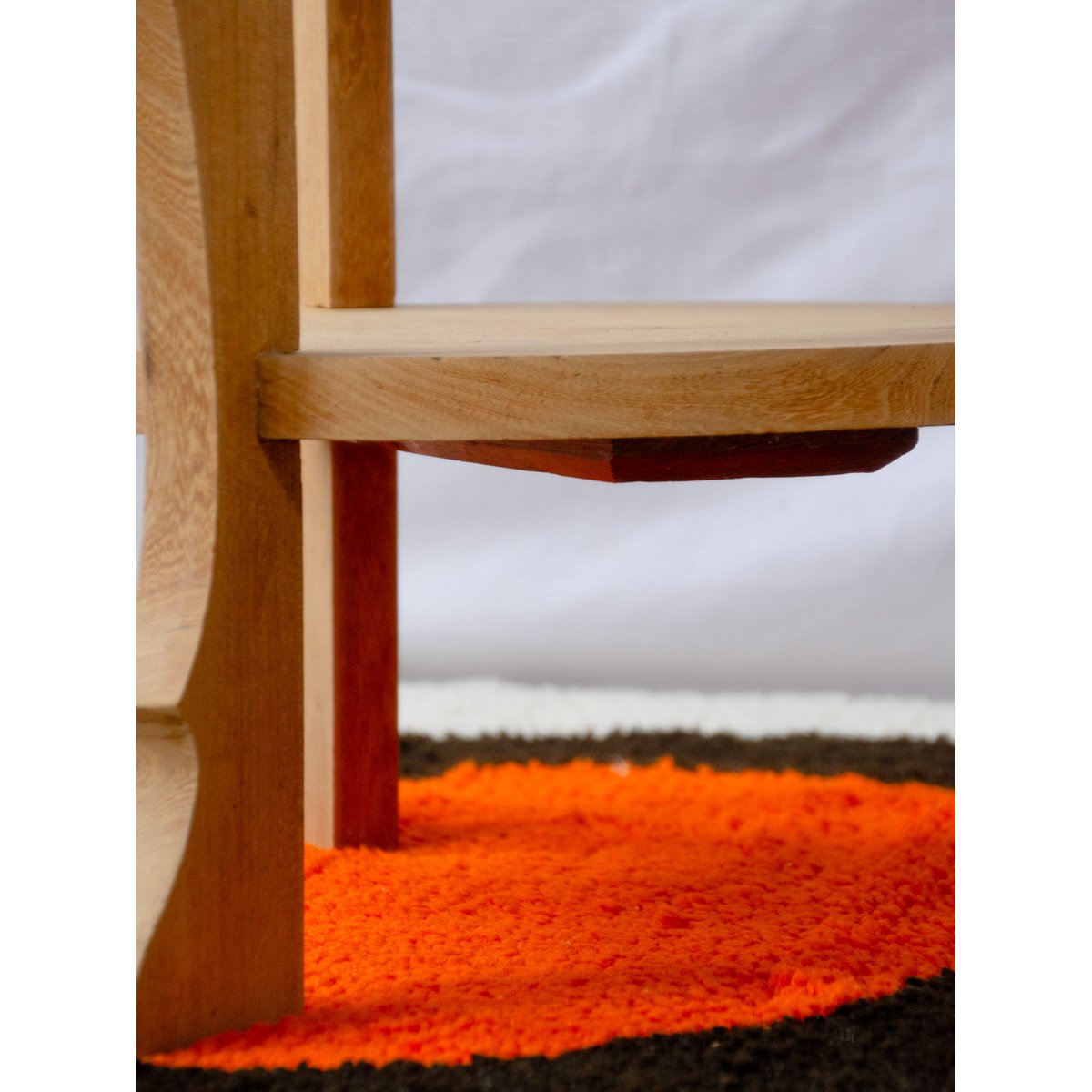 Table d'appoint en bois clair Hanna N°1620 - Bon état bois clair, DEBONGOUT