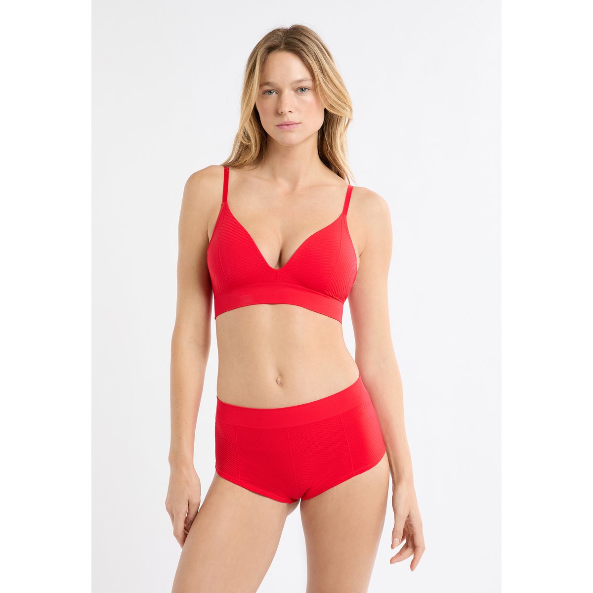 Shorty sans couture EFFORTLESS rouge, ETAM