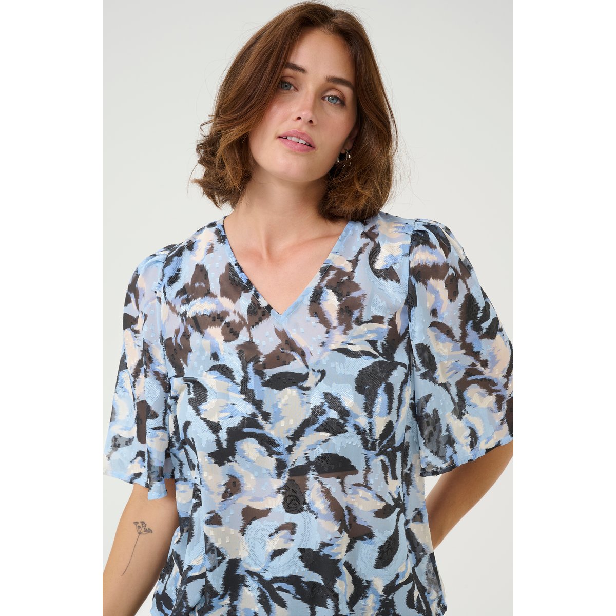 Short sleeved blouse bleu floral, KAFFE