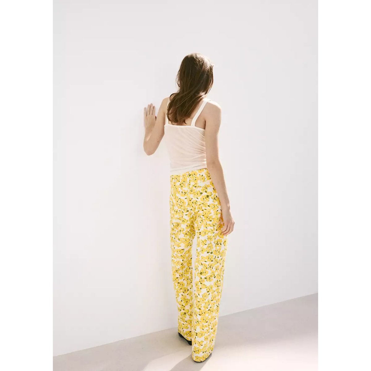 Jean droit imprimé fleuri jaune, MANGO