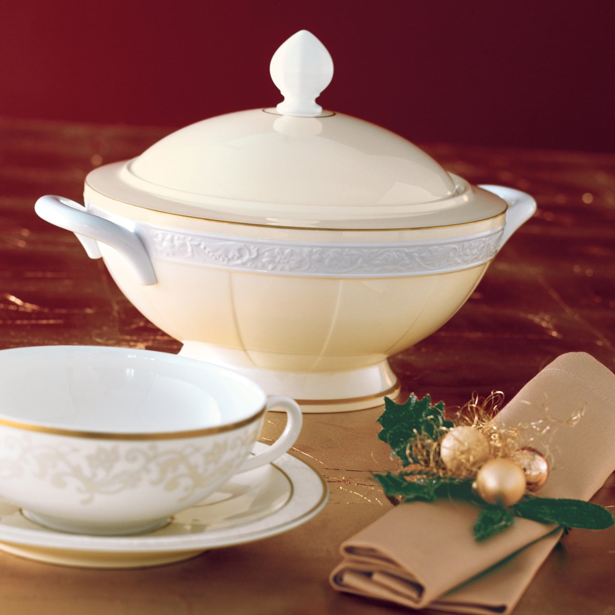 Soupière Ronde IVOIRE couleur unique, VILLEROY & BOCH SIGNATURE