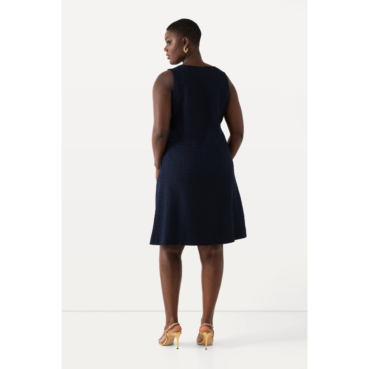 Robe en bouclette, coupe évasée, col V bleu nuit, ULLA POPKEN