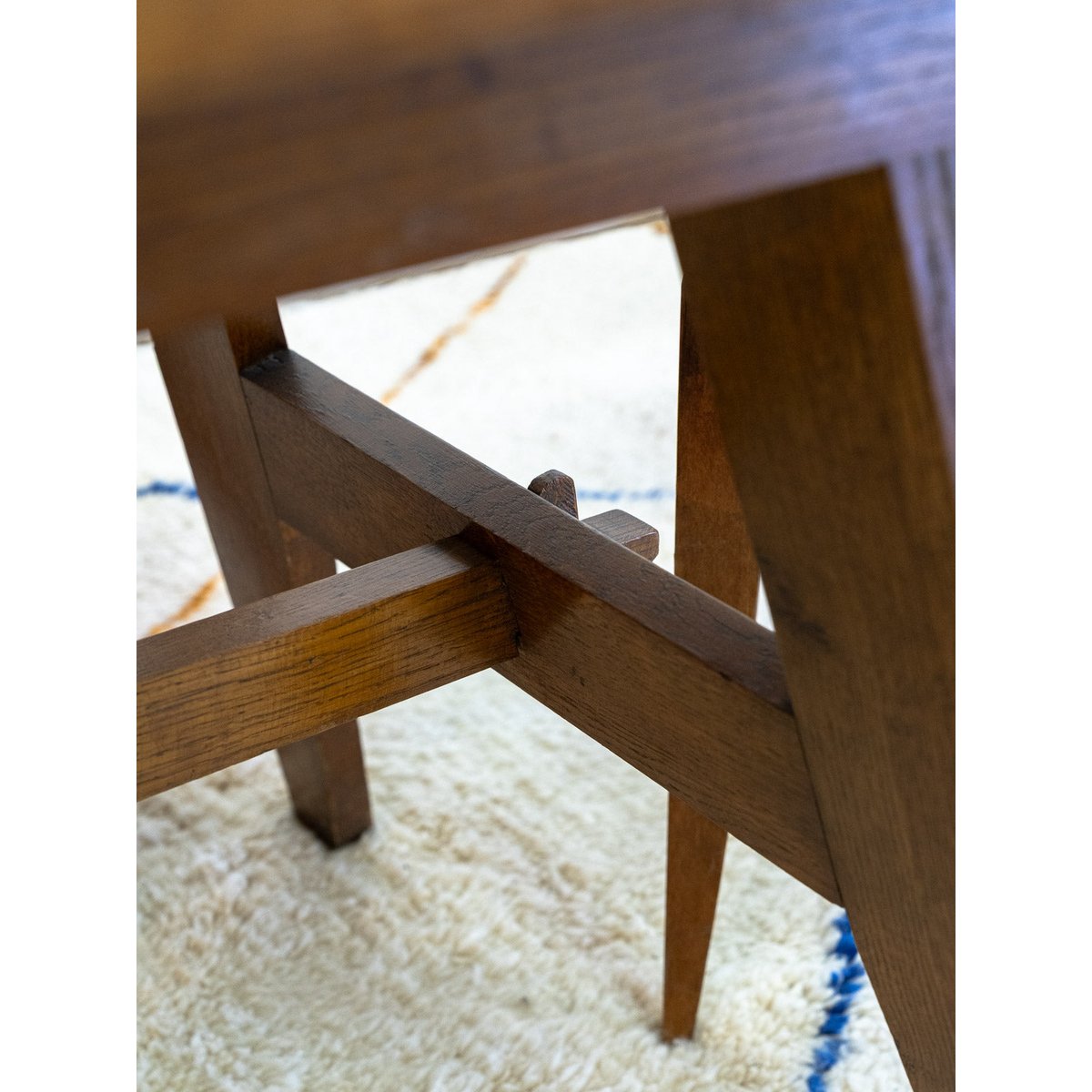 Table à manger en bois Karla N°1047 - Bon état bois foncé, DEBONGOUT