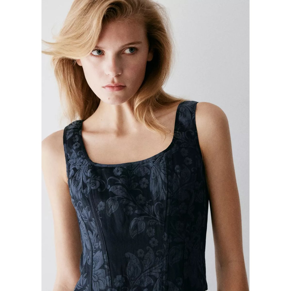 Top style corset imprimé à fleurs bleu, MANGO