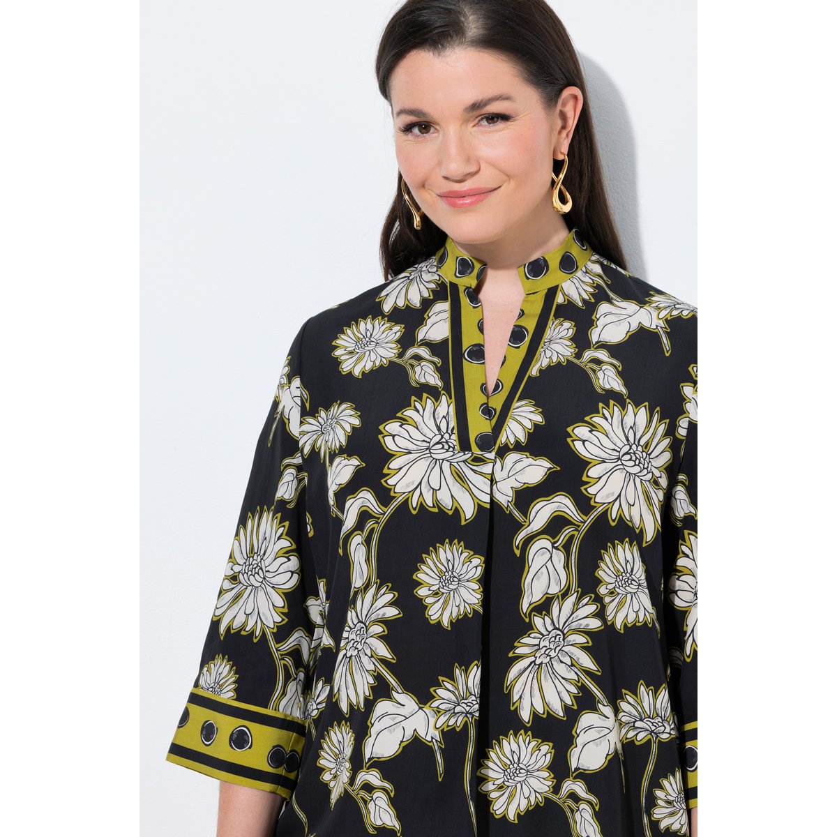 Tunique en satin motif floral vert moutarde, ULLA POPKEN