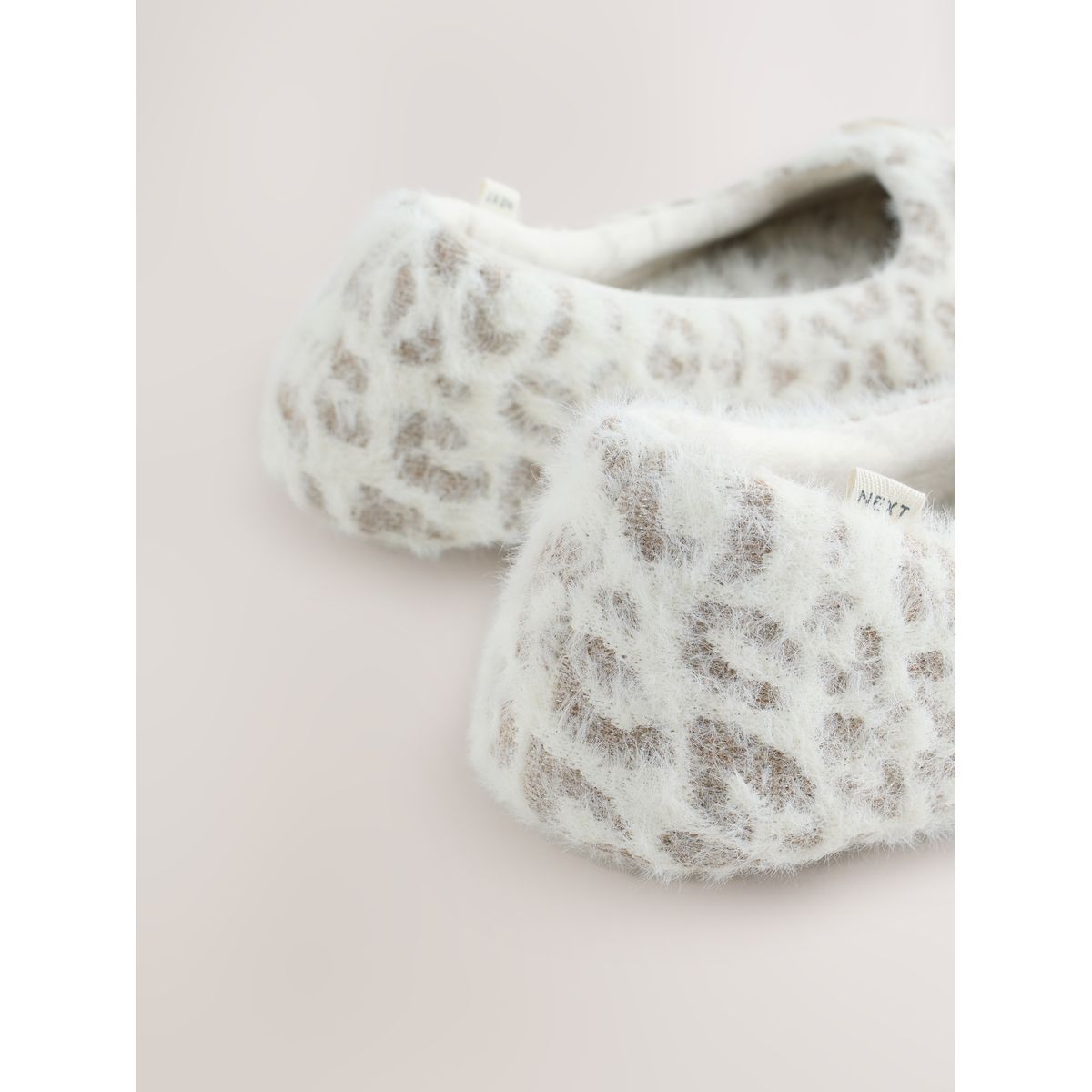 Chaussons ballerines à imprimé animal écru, NEXT