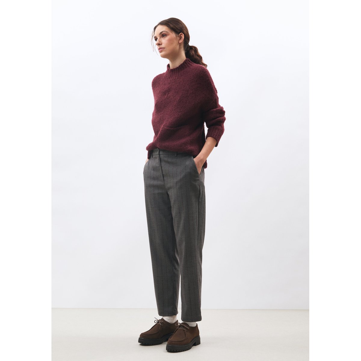 Pantalon carotte à rayures en flanelle anthracite/bordeaux, HUMILITY