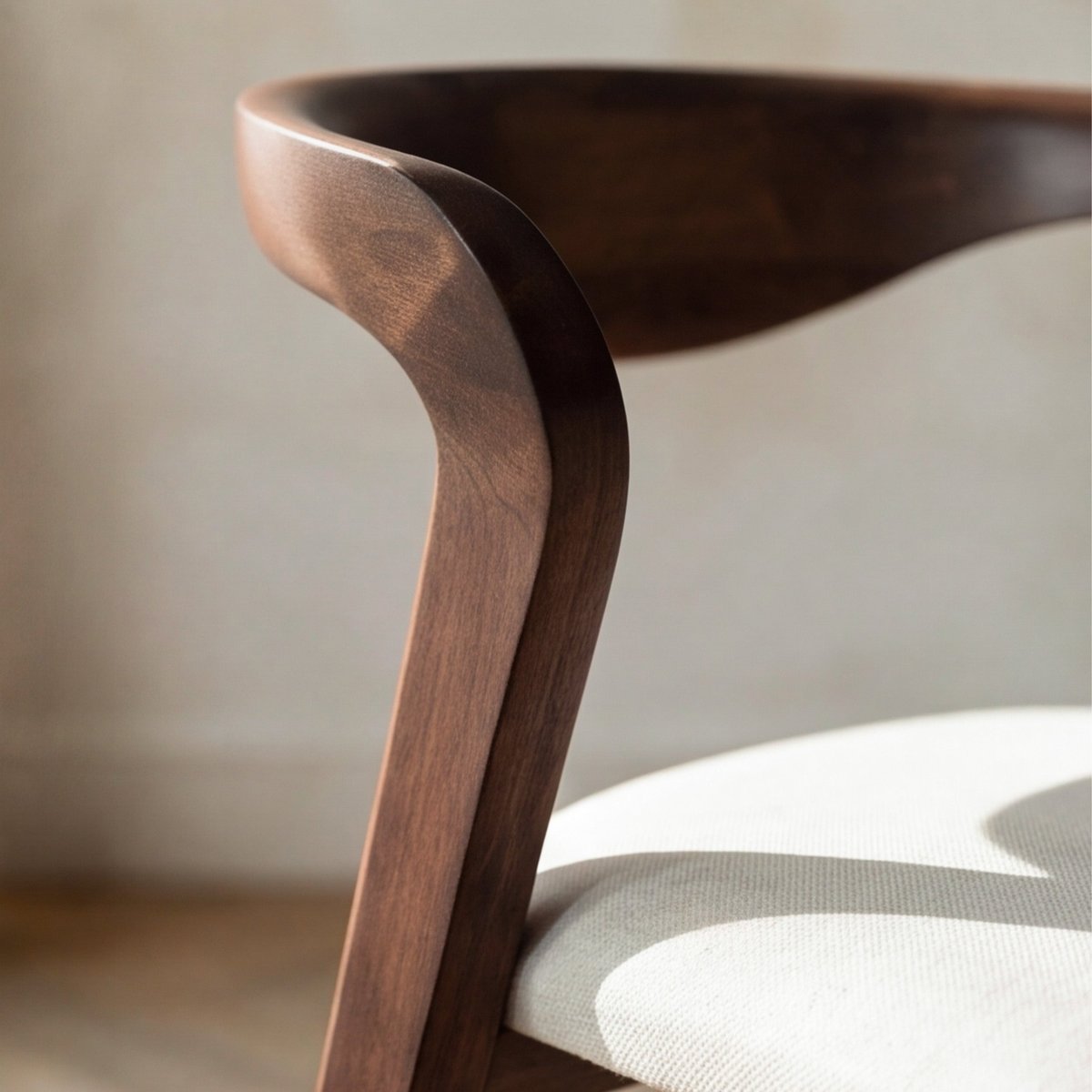 Chaise en bois d'hévéa et tissu - VEGA marron, MAISON PAVANE