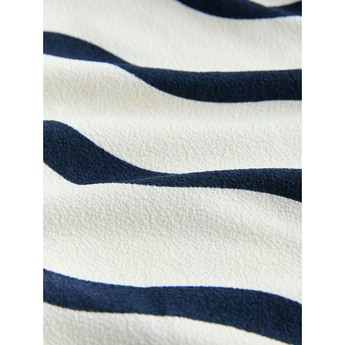 Maillot de bain gainant à encolure carrée marine/blanc ondulé, NEXT