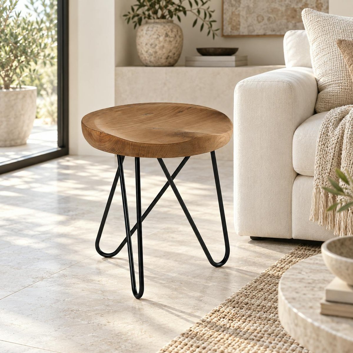 Tabouret en teck massif avec 3 pieds en épingle métal noir D40xH43cm TOWN bois naturel, PIER IMPORT