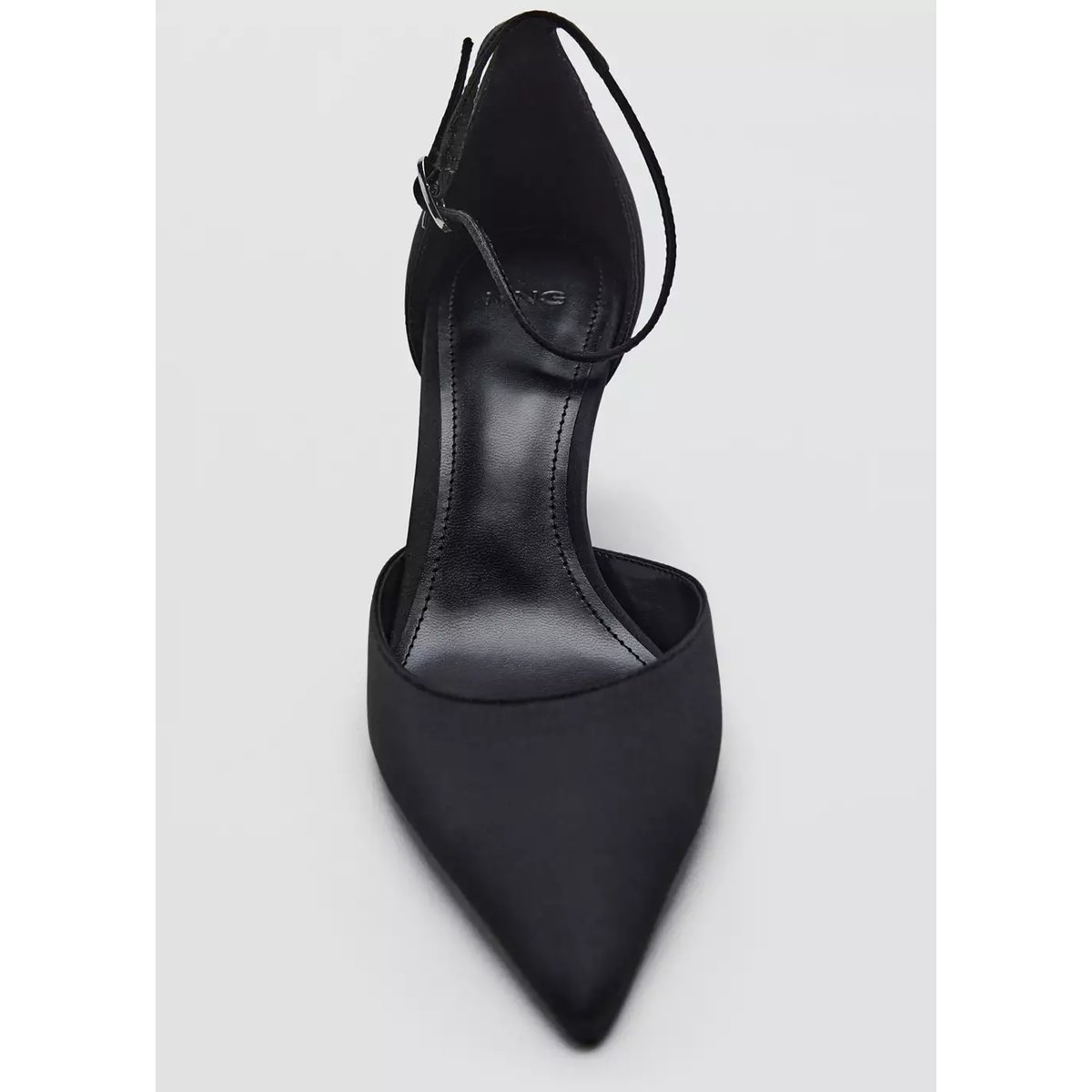 Chaussures à talon satiné avec boucle noir, MANGO