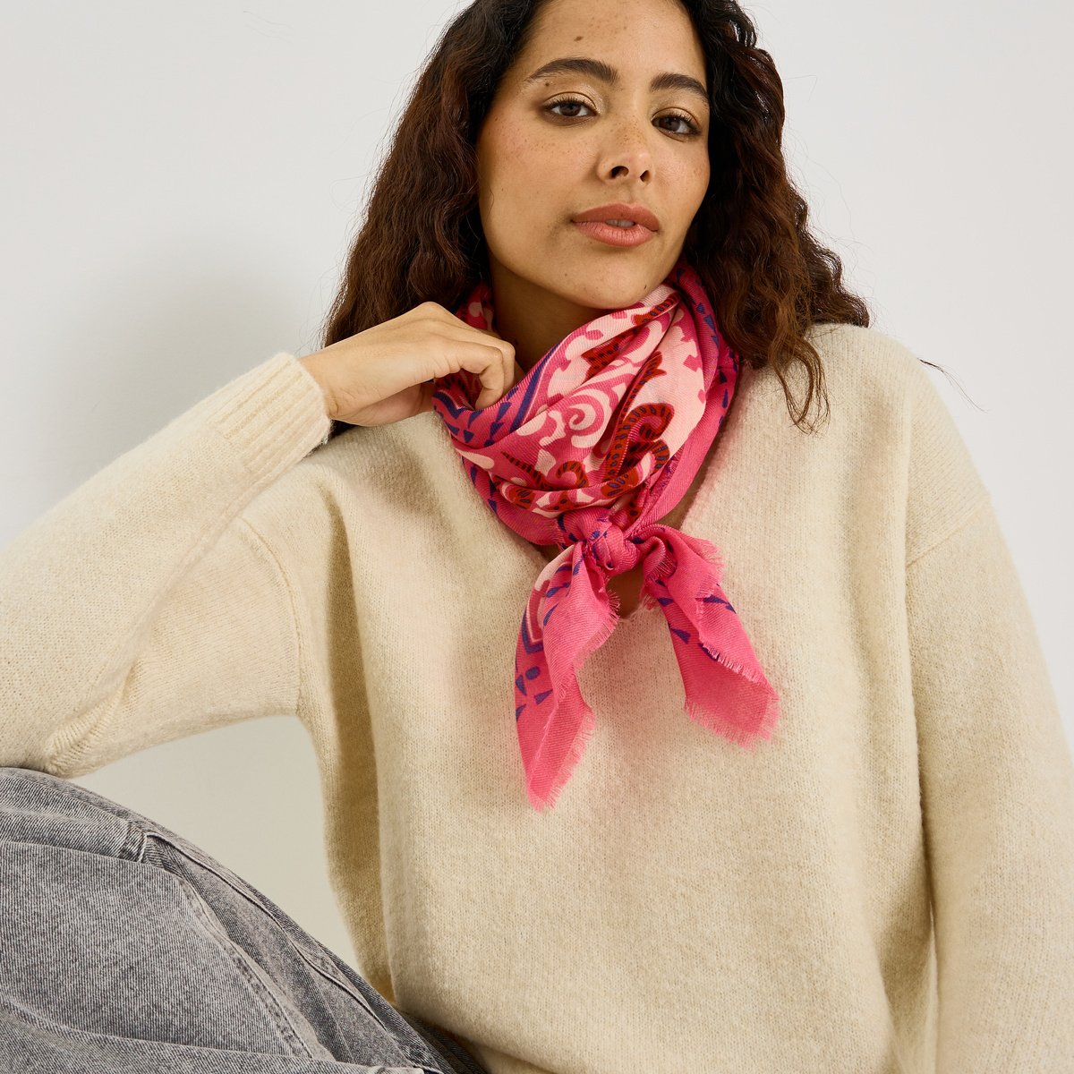 Foulard carré imprimé fleuri rose, GRAIN DE MALICE