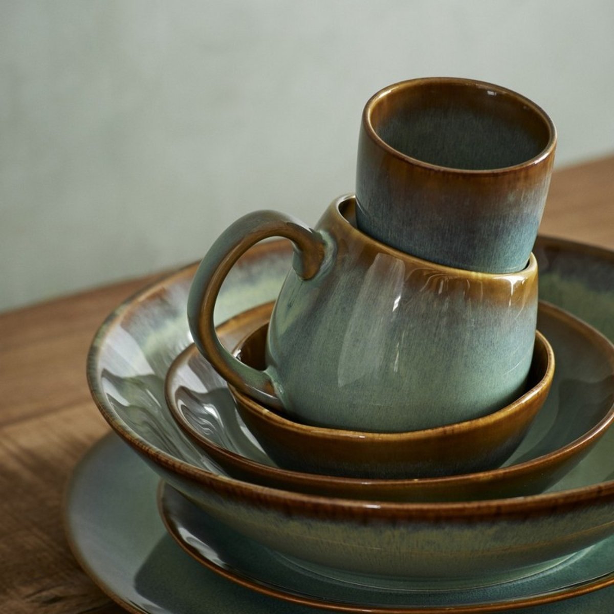 Petite assiette grès artisanal vert, MADAM STOLTZ