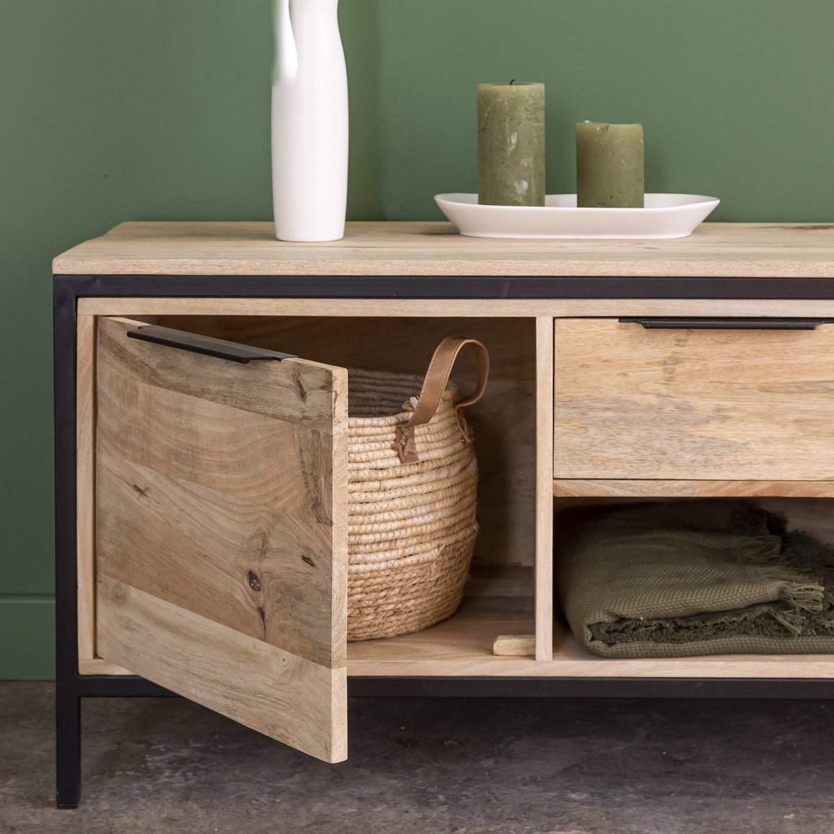 Meuble TV en bois de manguier et métal HÉLOÏSE noir, MADE IN MEUBLES