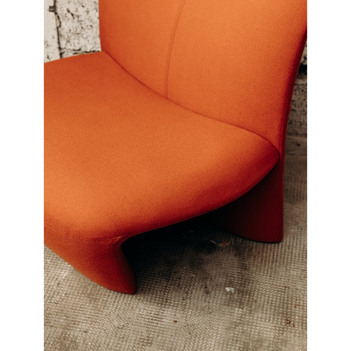 Paire de fauteuils Peter Wheeler Jakob N°453 - Bon état rose - rouge, DEBONGOUT
