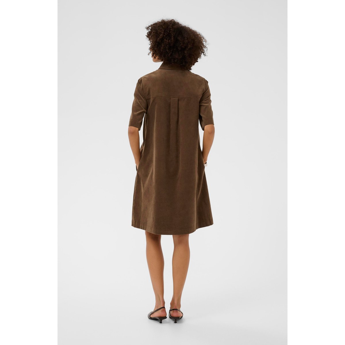 Robe marron cub, CULTURE