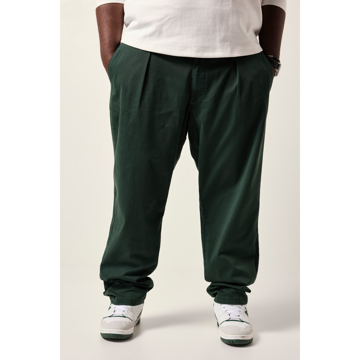 Pantalon chino, sergé coloré vert foncé, STHUGE