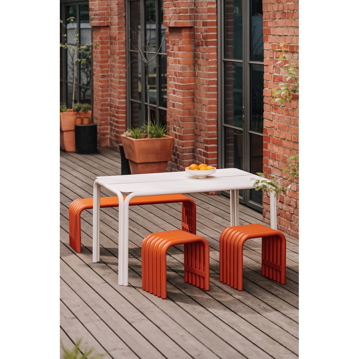 Tabouret en acier galvanisé NOKK écorce d’orange, NOO.MA
