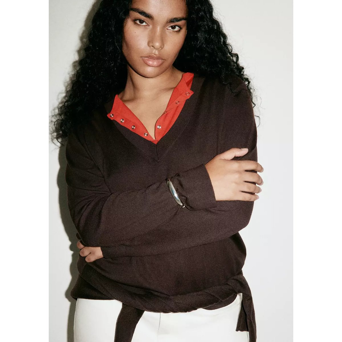 Pull-over maille col en V chocolat, MANGO