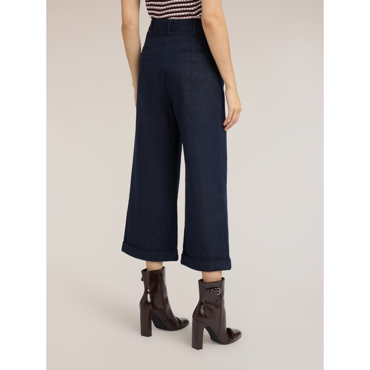 Jean cropped large avec boutons bijoux bleu, MOTIVI