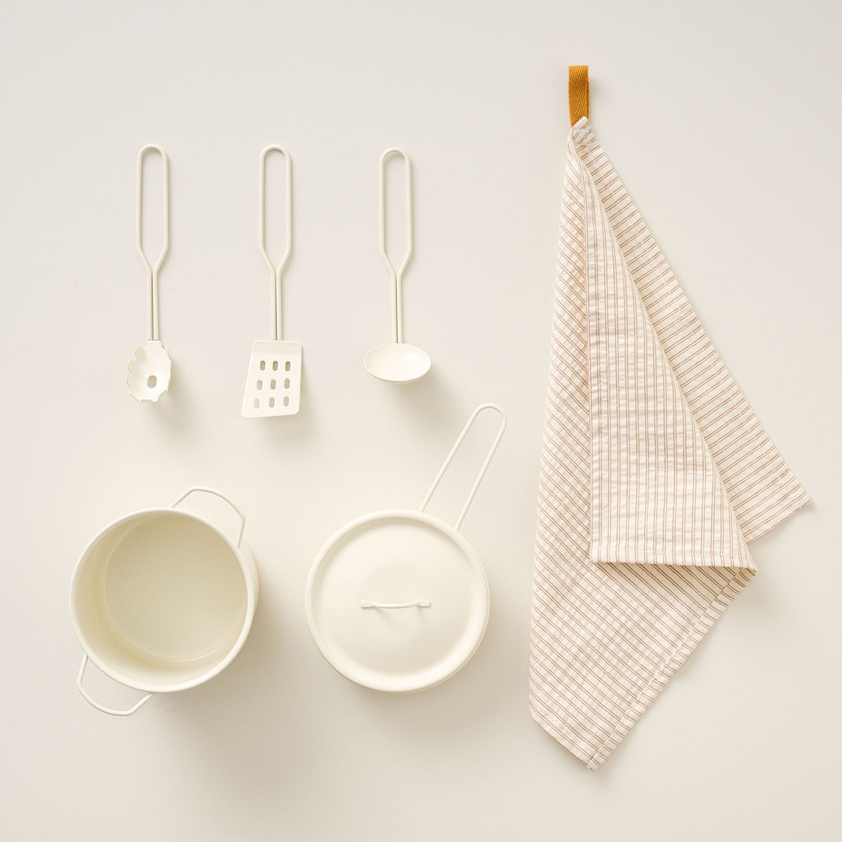 Cuisine en bois enfant «Biscuit» – 6 accessoires incl. BISCUIT beige, PETITE AMELIE