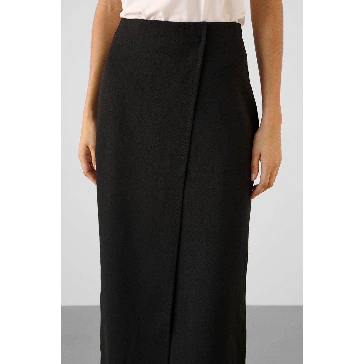 Skirt noir, SOAKED IN LUXURY
