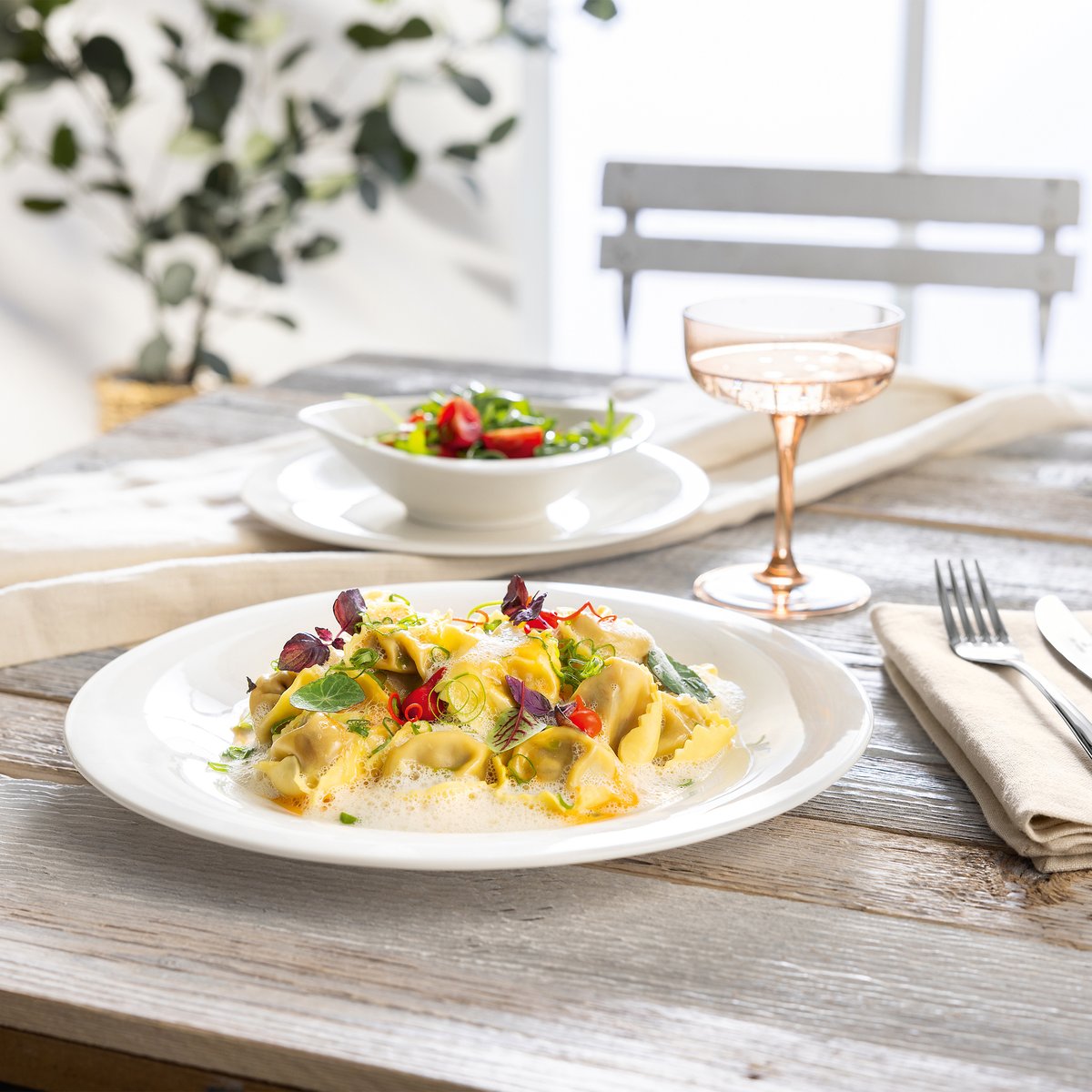 Set De Dîner, 18 Pièces Ec ESSENTIAL couleur unique, LIKE. BY VILLEROY & BOCH