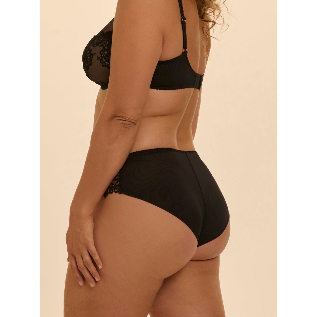 Shorty, IDOLE noir, SIMONE PERELE