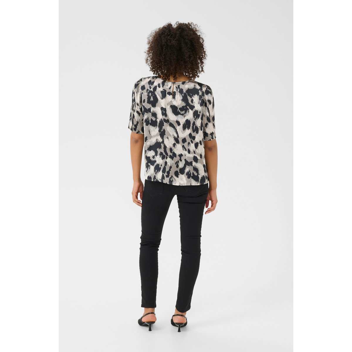 Blouse with short sleeve gris grey leopard print, KAFFE