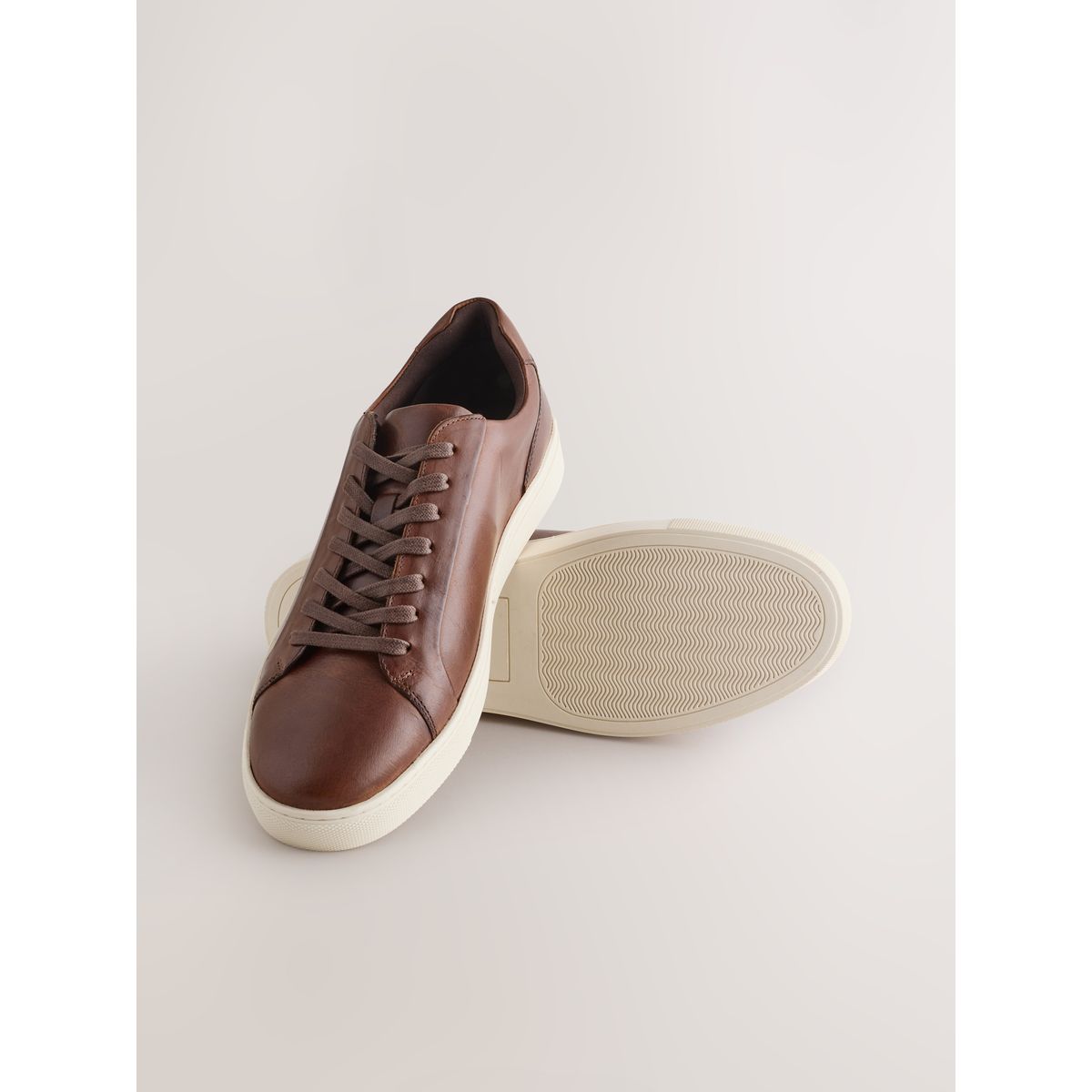 Baskets en cuir pointure large chic et casual marron fauve, NEXT