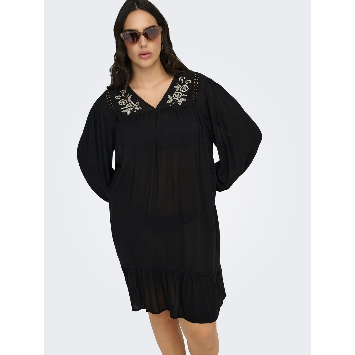 Robe black 1, ONLY CARMAKOMA