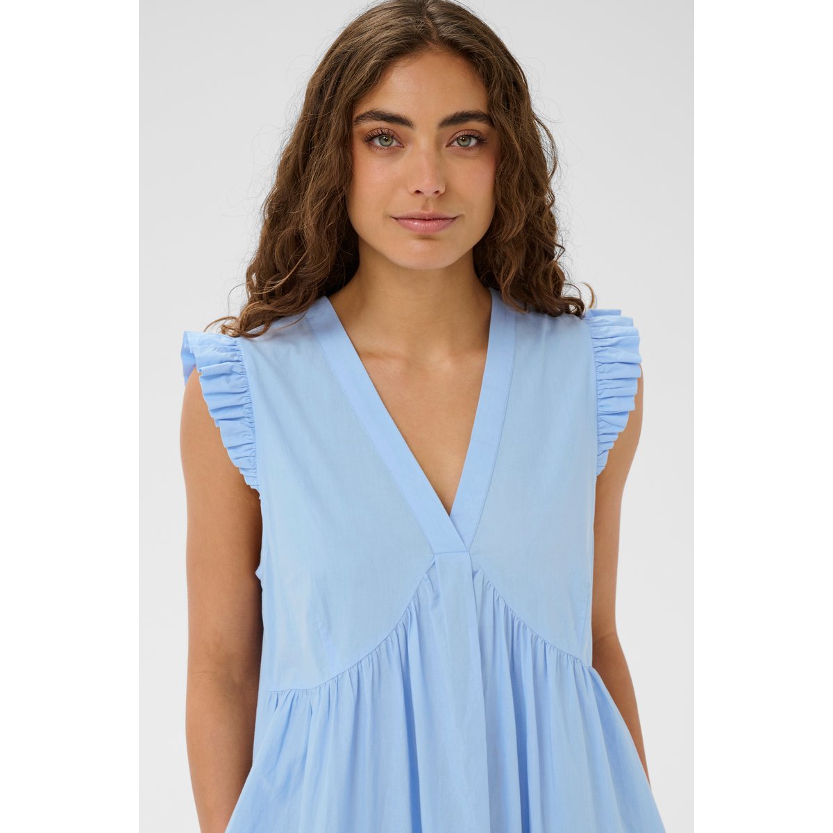 Robe bleu serenity, CULTURE