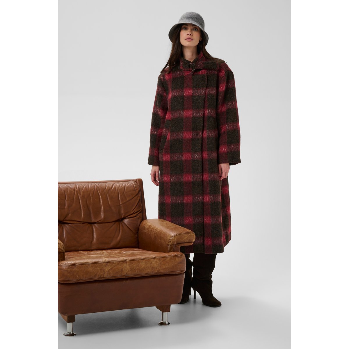 Manteau rouge bordeaux check, CULTURE