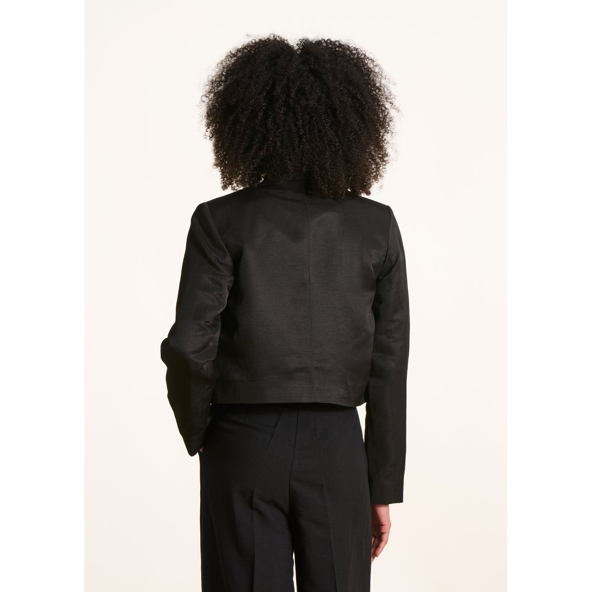 Veste courte irisée ouverte noir, LA FEE MARABOUTEE