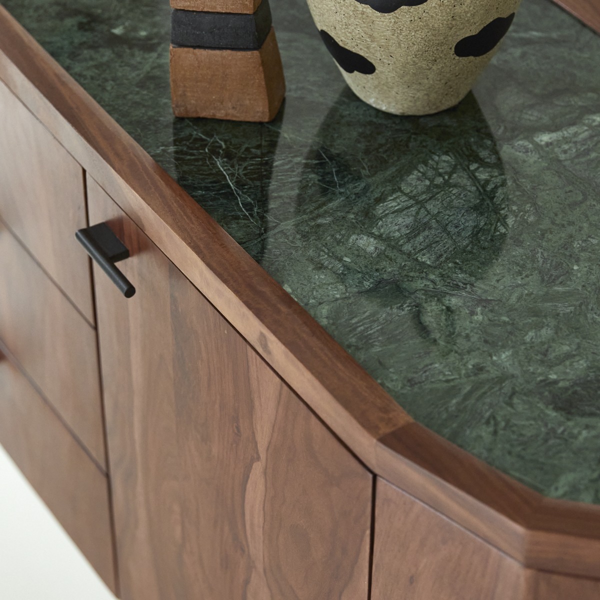 Buffet bas en Palissandre massif, JADE marron, TIKAMOON