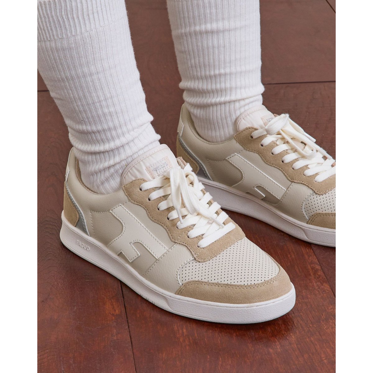 Baskets basses cuir suede HAZEL crème et argentée, FAGUO