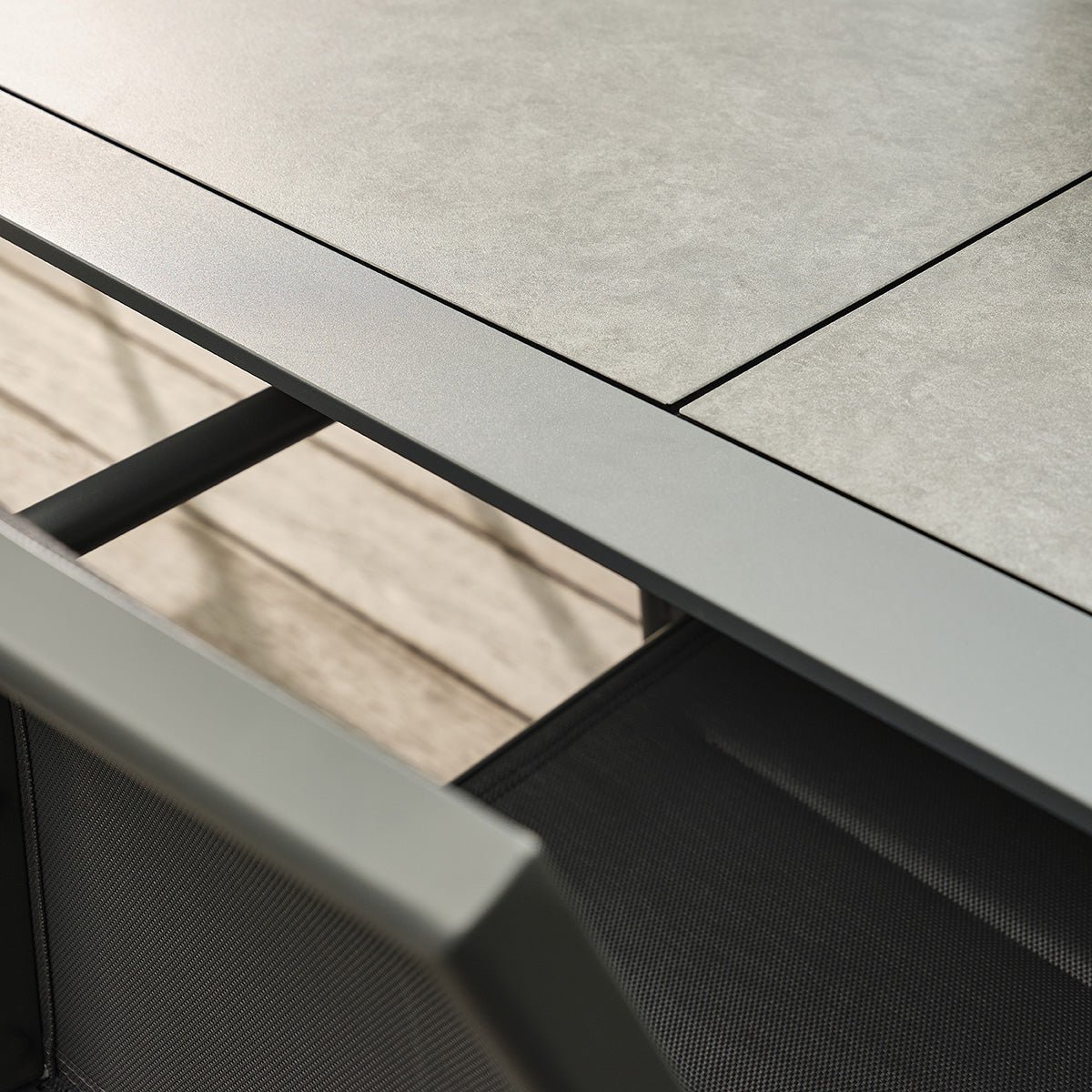 Salon de jardin aluminium et textilène gris 6/10 pers.  LAGON gris, BERAH GETAH